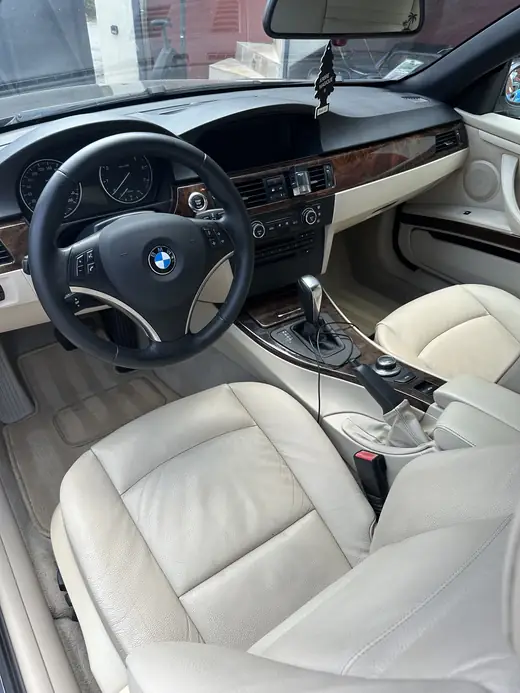 BMW Série 3, cuir beige nettoyé — Auto Detailing 06, Nice