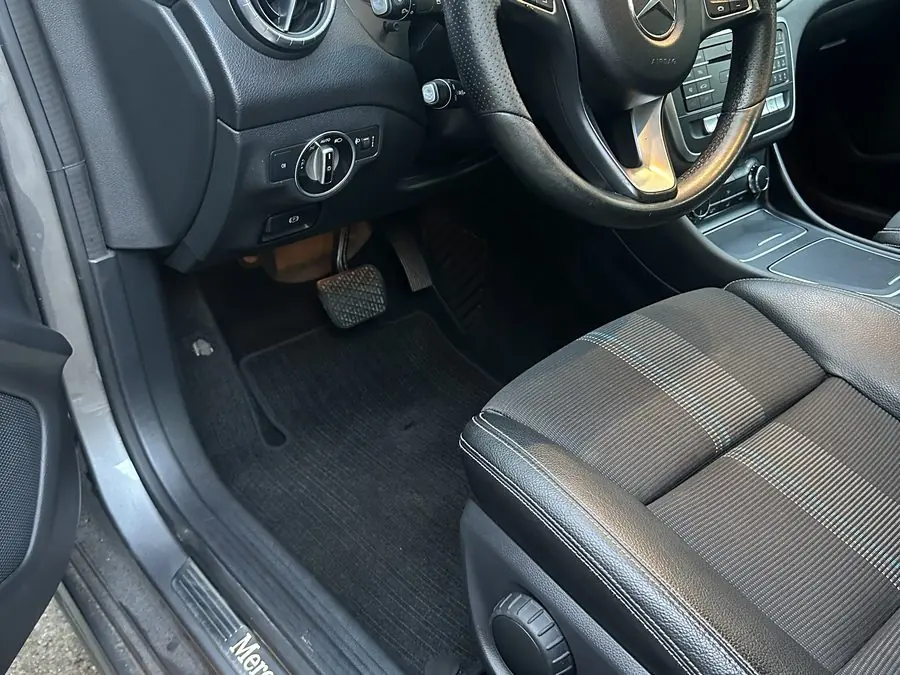 Sièges Auto Detailing 06