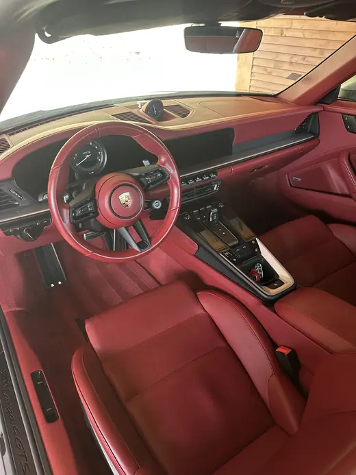 Habitacle cuir rouge intégralement traité — Auto Detailing 06, Nice